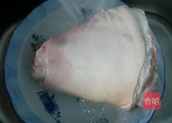 Illustration of how to make secret sauce elbows 2