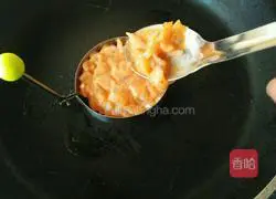 Illustration of making homemade Orleans burger 5