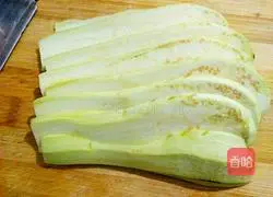 Illustration of how to make bacon and eggplant rolls 1