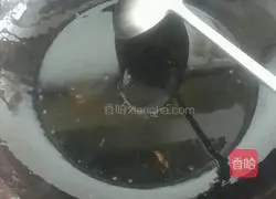 Illustration of how to make braised noodles with leeks and eggs 4