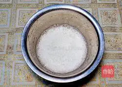 Illustration of how to make chiffon cake 4