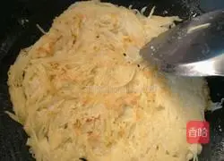 Illustration of how to make fried potato pancakes 5