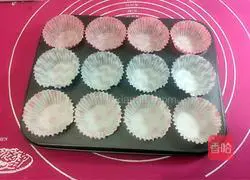 Illustration of how to make cupcakes 9