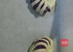 Purple Sweet Potato Fancy Bread Illustration 10