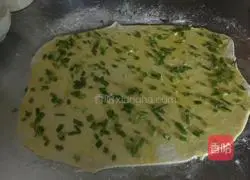  Illustration of how to make scallion oil thousand layer cake 6