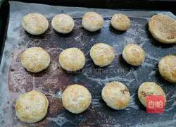 Illustration of how to make crispy barbecue cakes 16