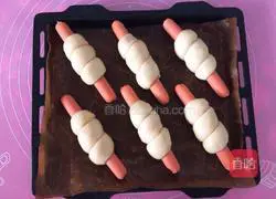  Illustration of how to make hot dog rolls 12