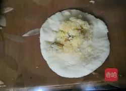 Illustration of how to make shredded coconut bread 10