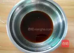 Illustration of how to make shrimp vermicelli wrapped in lettuce 6