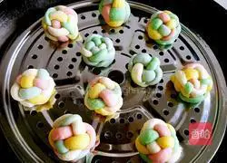 Illustration of how to make colorful vegetable steamed buns 8