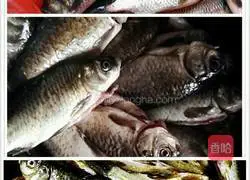 Illustration of how to cook large iron pot stickers and pancakes with small fish 1