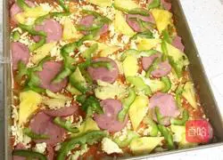 Illustration of how to make Hawaiian thin crust pizza 8