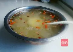 Illustration of how to make red dates, wolfberry and white fungus soup 13