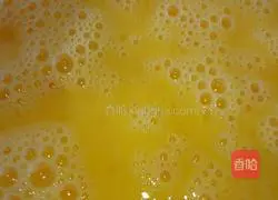 golden Illustration of how to make anchovy shrimp 3