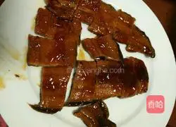 Illustration of how to make caviar steak cold noodles 6