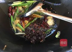 Illustration of how to make spicy fish in dry pot 13