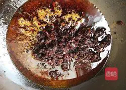 Illustration of how to make black bean beef sauce 8