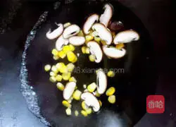 Low-calorie cauliflower and shrimp pizza recipe 2