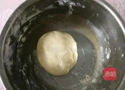 Illustration of how to make 8-inch pizza base 5