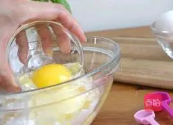 Illustration of how to make chicken cake at Seoul Night Market 1