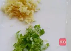 Illustration of how to make sweet and sour lotus root cubes 3