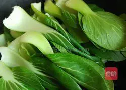 Illustration of how to mix shrimp, rapeseed and vermicelli 4