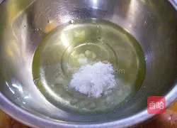 Illustration of how to make strawberry cream scallops 8