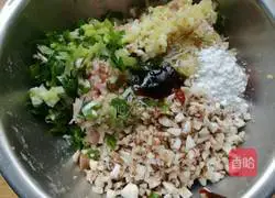 Illustration of how to make pearl meatballs 3