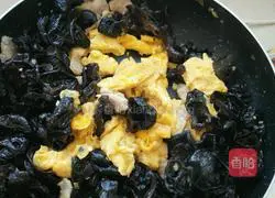 Illustration of how to make convenient Mushu Pork 6