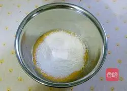 Illustration of making local egg chiffon cake 6