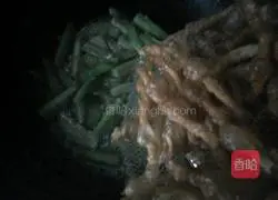 Illustration of how to make stir-fried loofah dumplings 8