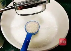 Strawberry Cake Recipe Illustration 7