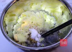 Illustration of how to make cheese shrimp balls 6