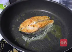 Illustration of how to make pan-fried salmon 5