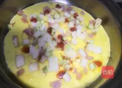 Illustration of how to make egg pancake pizza 3