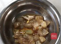 Illustration of how to make potato minced shrimp and beef pizza 3