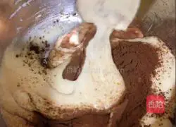 Illustration of how to make six-inch zebra pattern cake 8