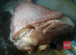 Illustration of how to make secret sauce elbow 16