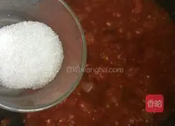 Illustration of how to make pizza sauce 8