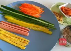 Illustration of how to make tuna, spicy cabbage and kimbap 3