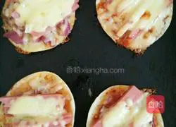 Illustration of how to make homemade dumpling crust pizza 7