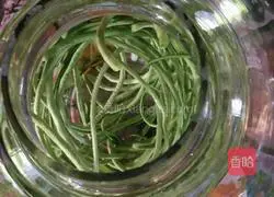 Illustration of how to pickle kimchi 3