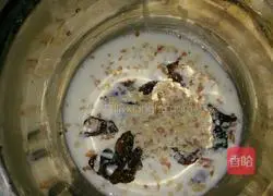 Illustration of how to make Hakon Bread (Peanut and Longan Soft European) 1