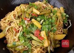 Illustration of how to make a pot of fragrant noodles 3