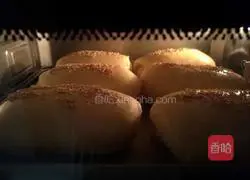 Illustration of how to make pork floss buns 7