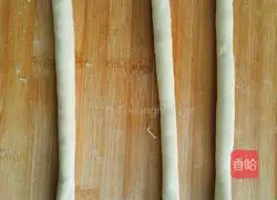 Illustration of how to make braided bread 9