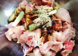 Illustration of how to make spicy chicken 2