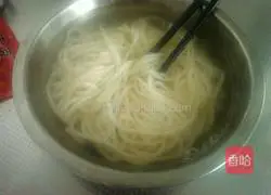 Illustration of how to make braised noodles with chicken and eggplant 10