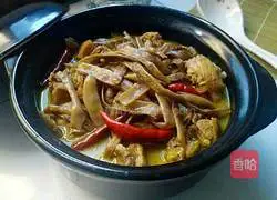 Illustration of how to make braised chicken with dried beans and chicken 12