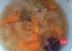 Papaya, red dates and wolfberry Illustration of how to make Tremella rock sugar water 6